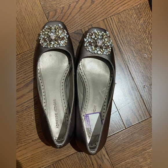 Gently used Adrienne Vittadini gold/tan flats - Picture 2 of 2